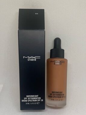 New NC50 Mac Studio Waterweight SPF 30 Foundation Brand New in Box